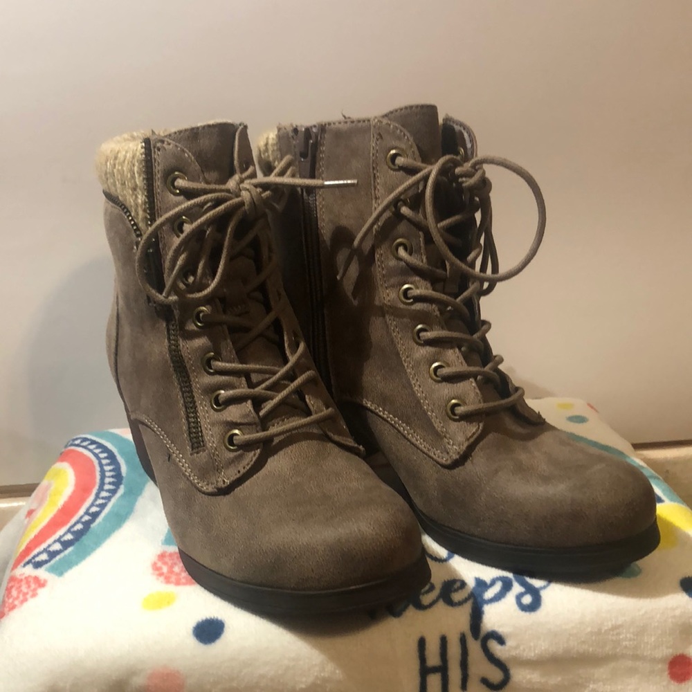 White Mountain booties